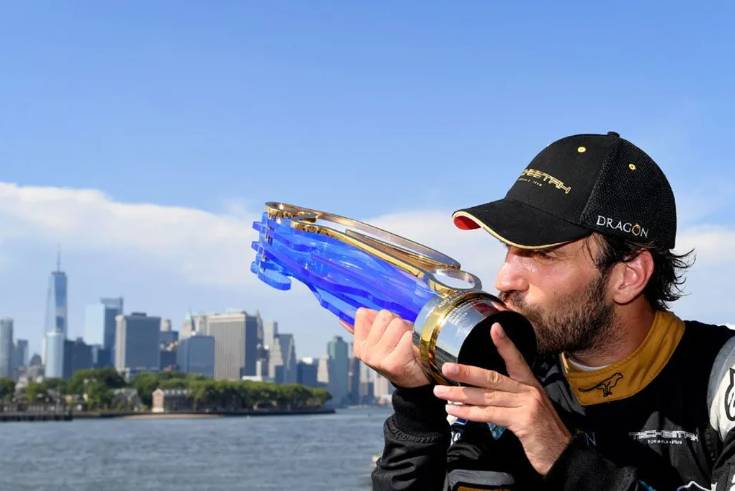 Jean-Eric Vergne menjadi juara dunia Formula E musim ke-4 (2017/2018). (fiaformulae.com)