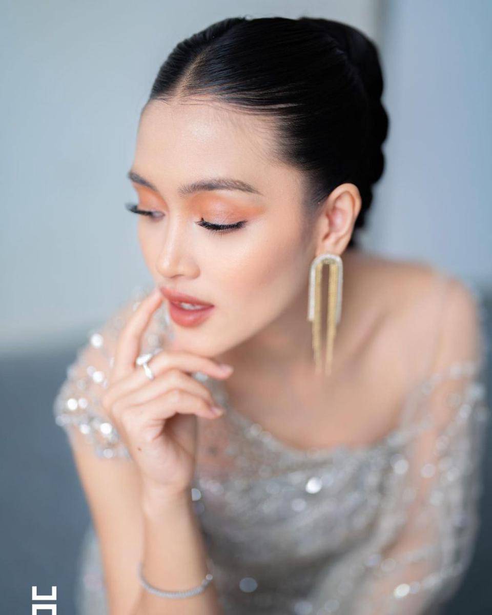 inspirasi makeup elegan ala Prinsa Mandagie (instagram.com/prinsamandagie)