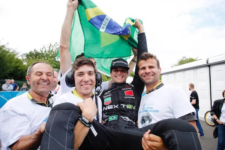 Nelson Piquet Jr. menjadi juara dunia di Formula E musim ke-1 (2014/2015). (fiaformulae.com)