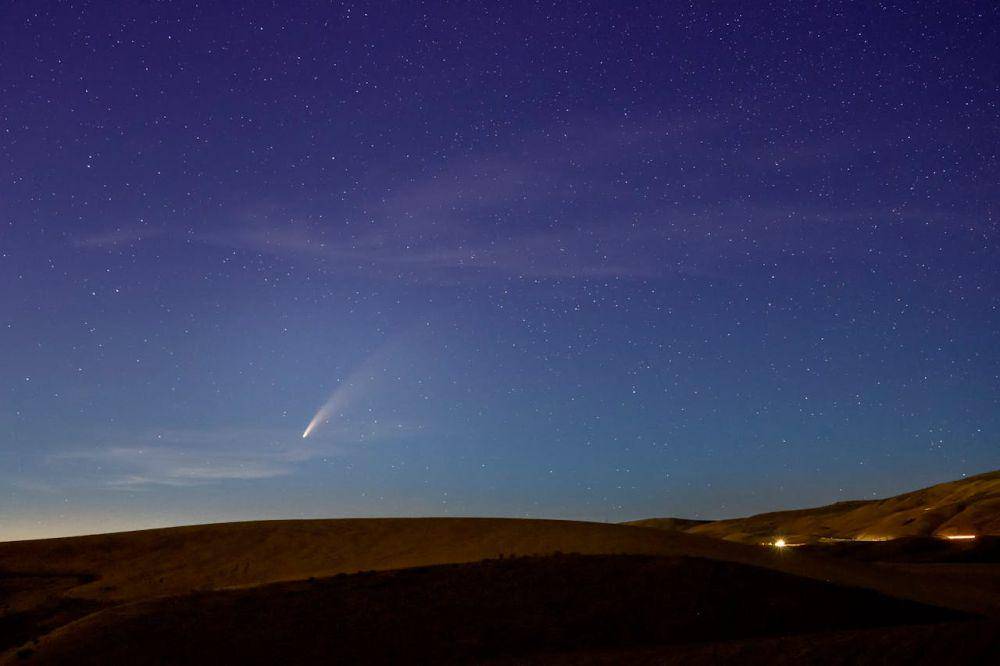 ilustrasi hujan meteor Alpha Capricornid (pexels.com/Frank Cone)