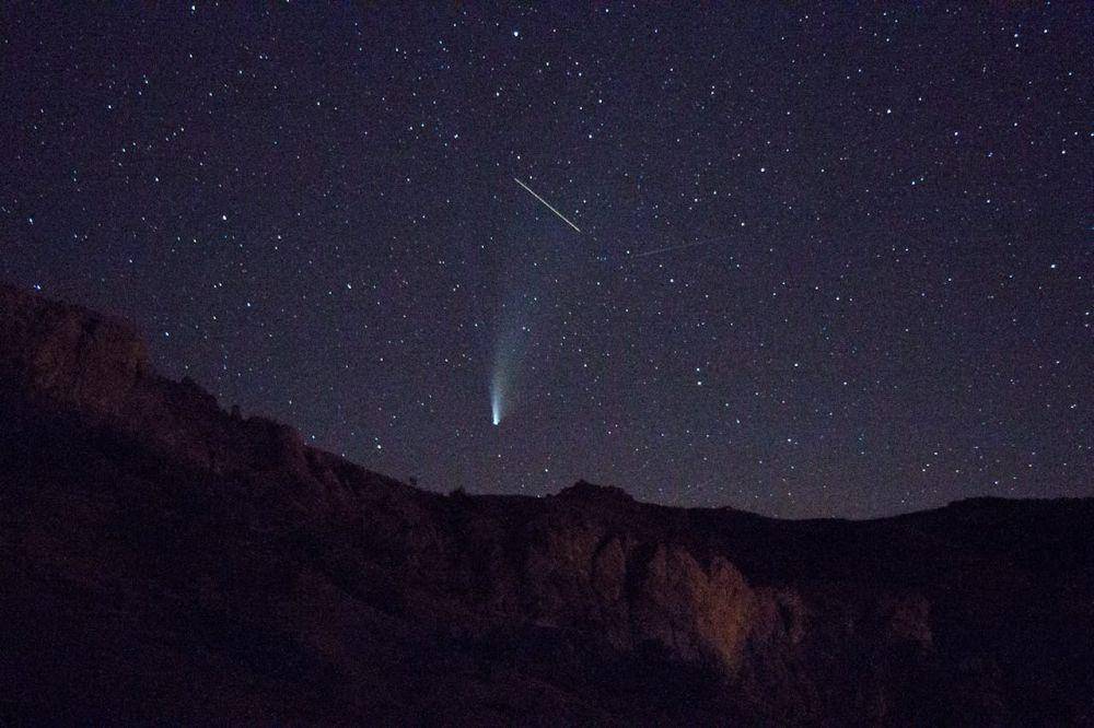 ilustrasi hujan meteor Delta Aquariid (pexels.com/Sadullah Akkoyun)