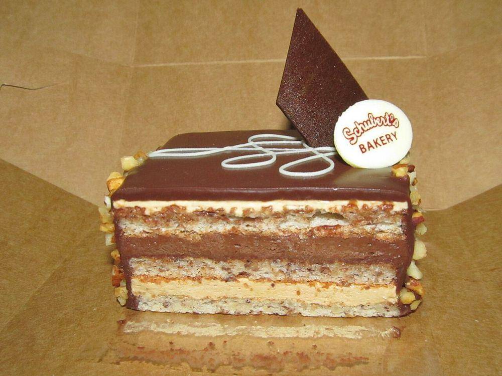ilustrasi opera cake (commons.m.wikimedia.org/Willis Lam)