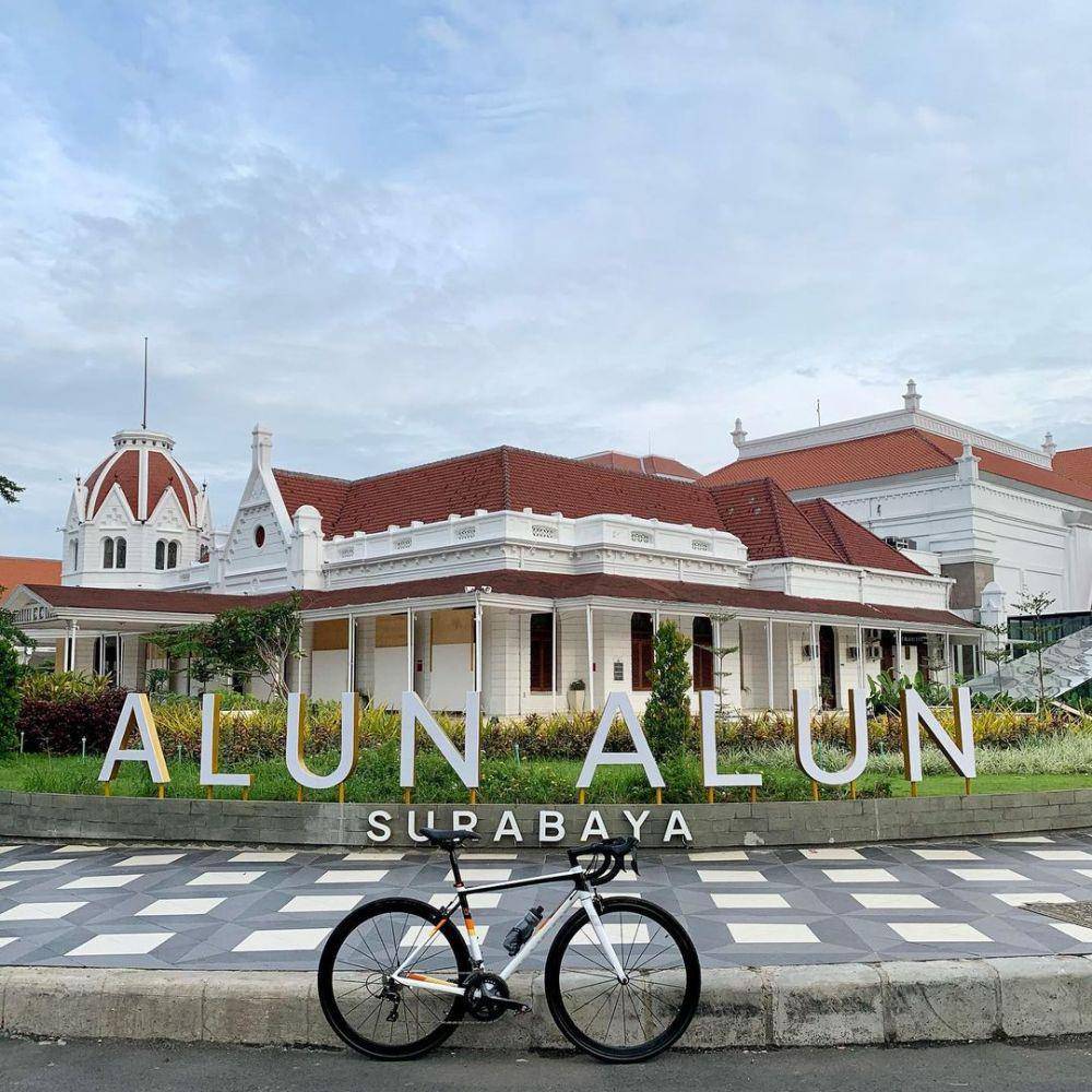Alun-Alun Surabaya (instagram.com/samuel_linggawan)
