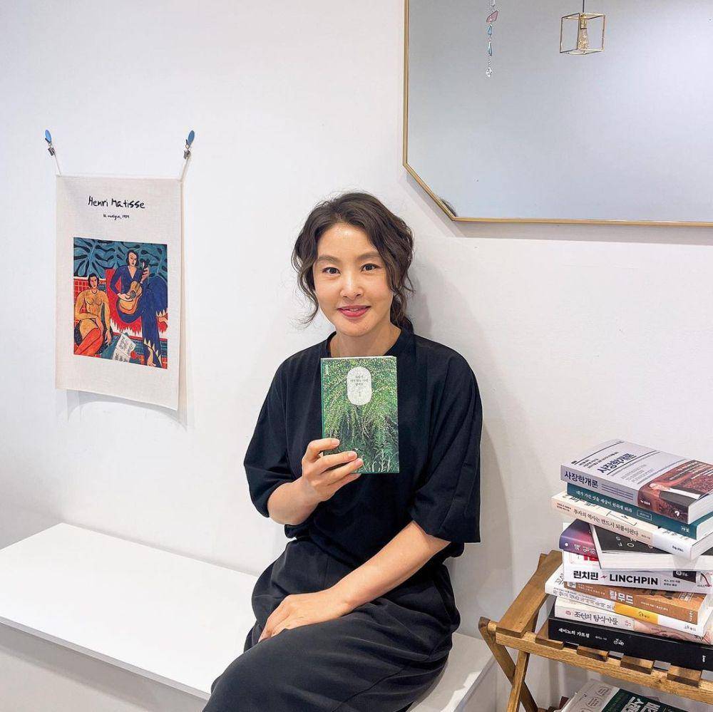 Park Jin Young (instagram.com/queen_j.y.p)