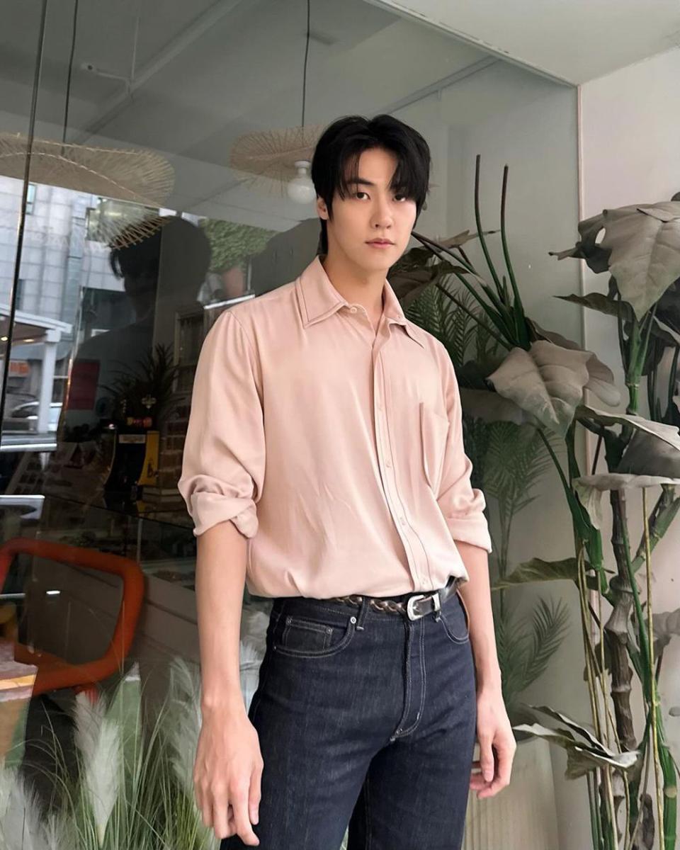 Lee Seung Hyub (instagram.com/sssn9_zzzn9)