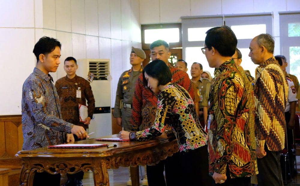 Gibran Lantik 125 Pejabat ASN Jelang Mundur dari Wali Kota Solo