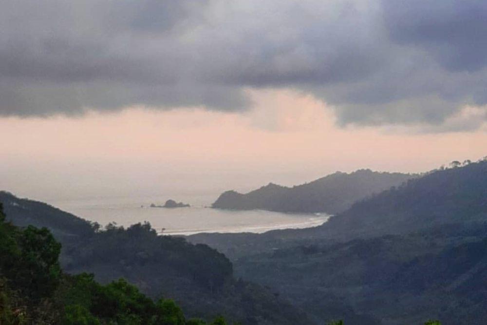 Gunung Gareng, Pesona Alam Blitar yang Tersembunyi