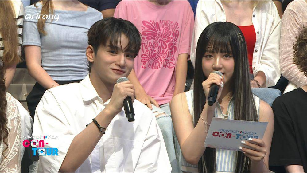 Zayyan dan Kim jadi MC di SIMPLY K-POP CON-TOUR (YouTube.com/ARIRANG K-POP)
