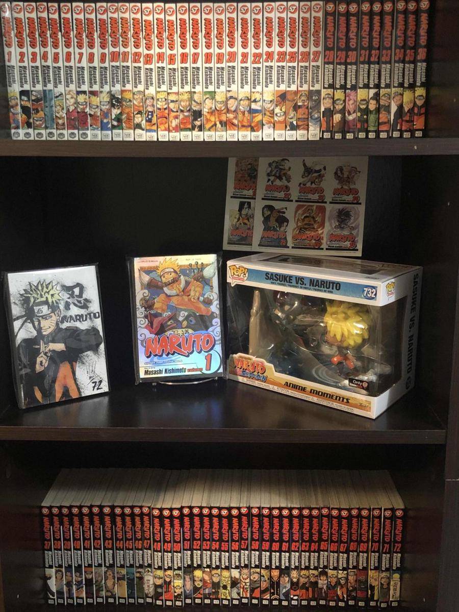 potret koleksi manga Naruto (reddit.com/user/ClippaCannon)
