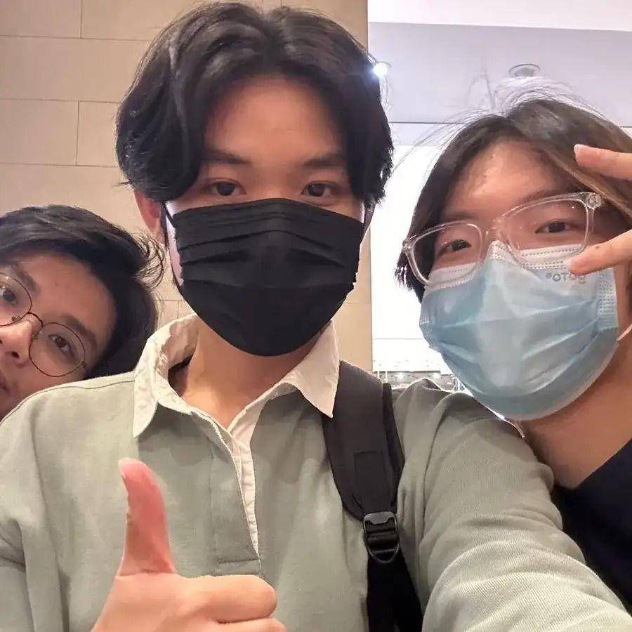 Sandy, Axel, Kevin Trio NUS (Instagram.com/sandy_sk)