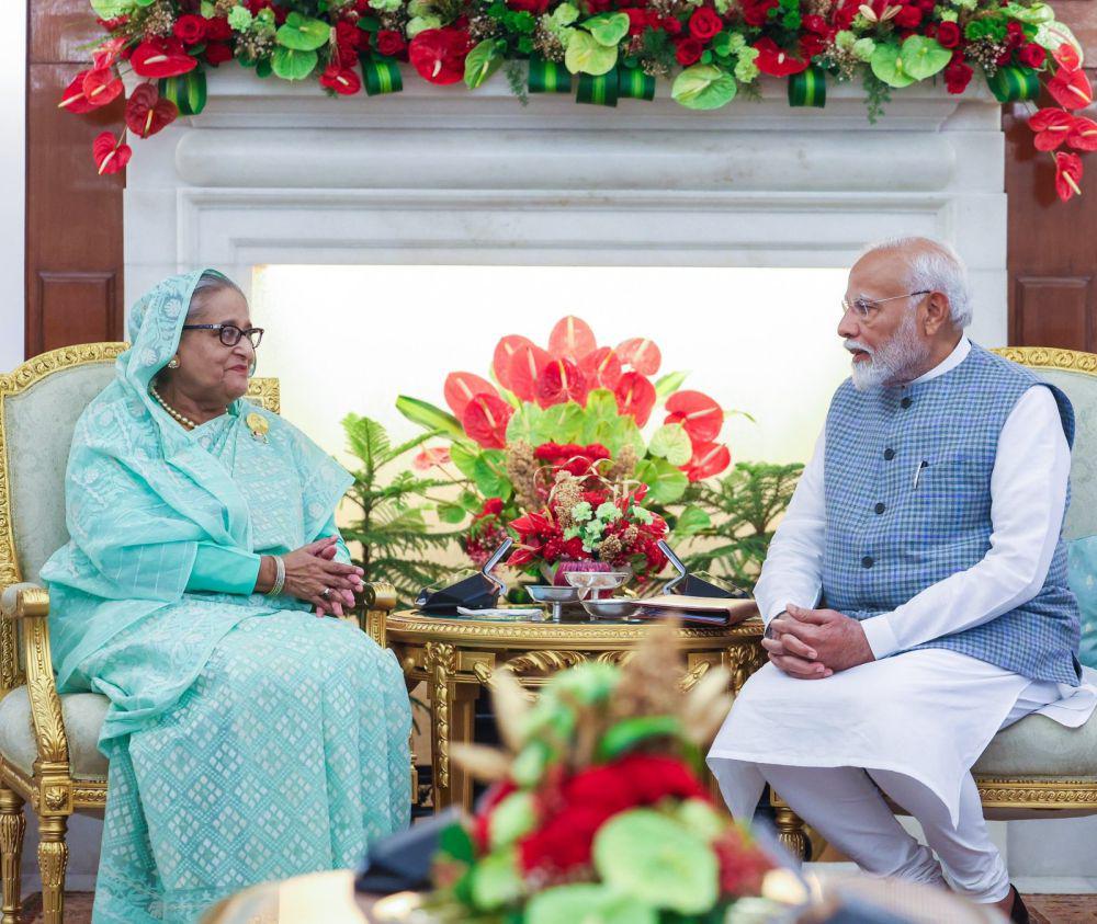 Bangladesh Cabut Paspor Diplomatik Pejabat, termasuk Sheikh Hasina