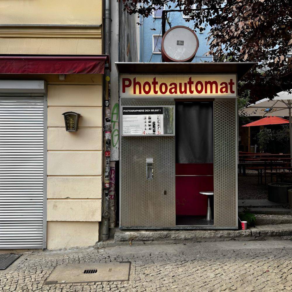 potret bilik foto Photoautomat, Berlin-Jerman (google.com/maps/Priscilla U)