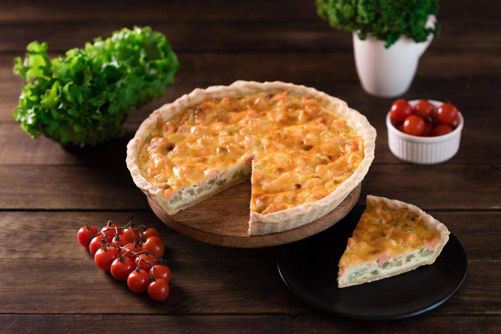 ilustraso quiche (vecteezy.com/chernikovatv34141)
