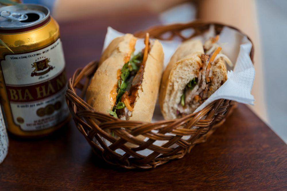 ilustrasi banh mi thit (pexels.com/Flo Dahm)