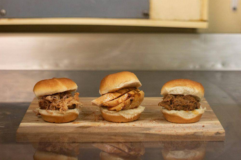 ilustrasi texas brisket sandwich dari Texas (unsplash.com/Rachel Bramlett)