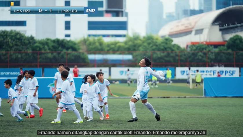 potret Yoda tanding bola lawan penggawa timnas Indonesia (youtube.com/LeMinerale)