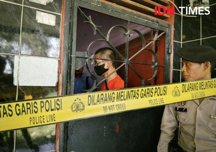 Penyidik dari Polsek Sunggal gelar rekonstruksi kematian Rita Jelita, Selasa 16/07/2024 (IDN Times/Eko Agus Herianto)