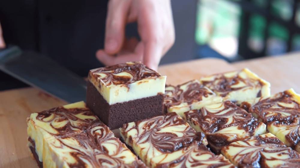 ilustrasi brownies cheesecake(youtube.com/Luvita Ho)