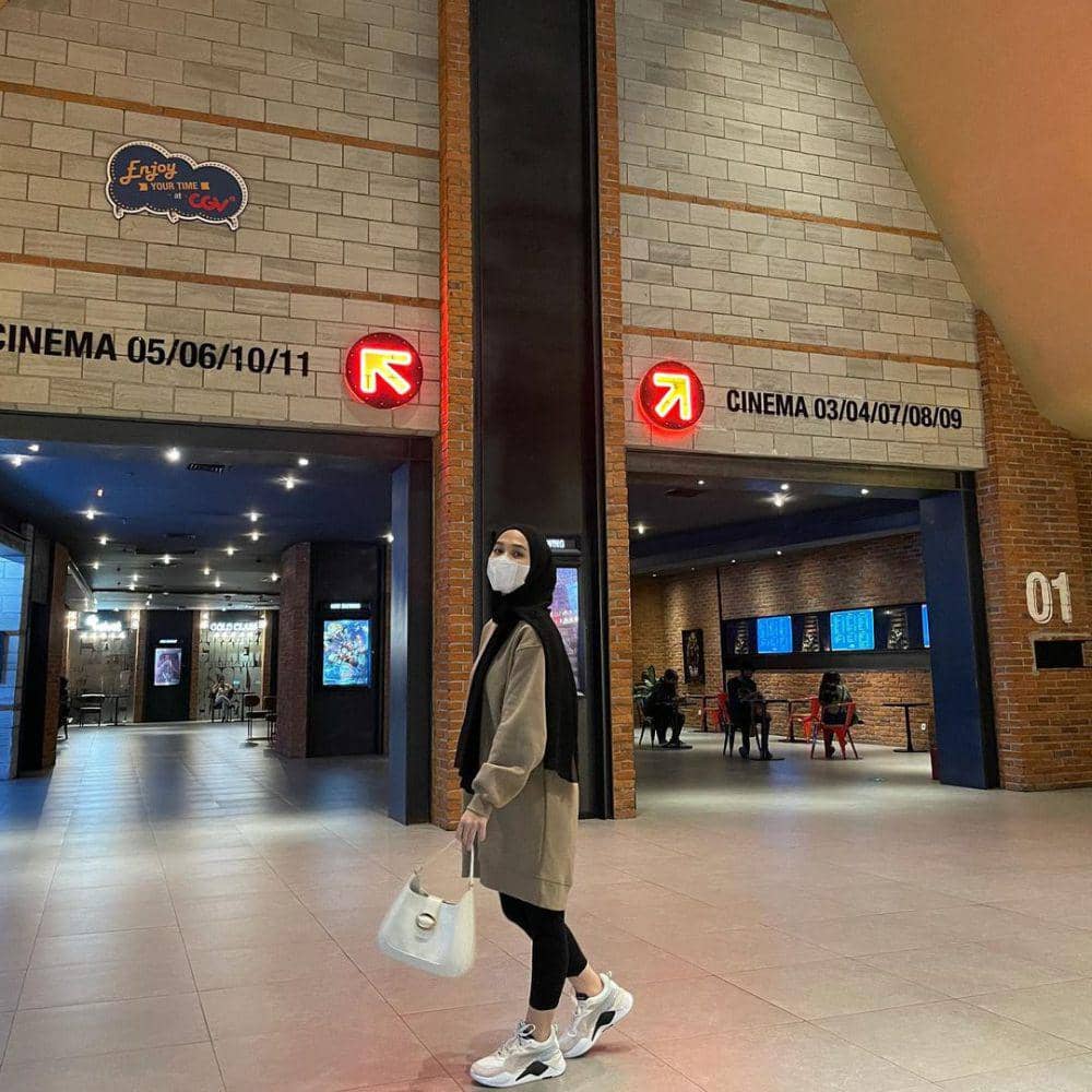 daily outfit Hafna Alliya (instagram.com/afnaalliya_/)