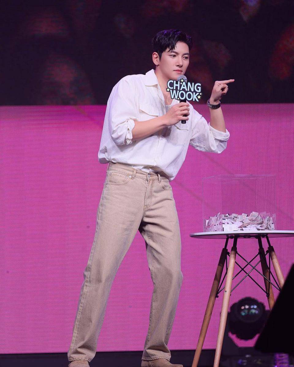 outfit santai ala Ji Chang Wook (instagram.com/@jichangwook)