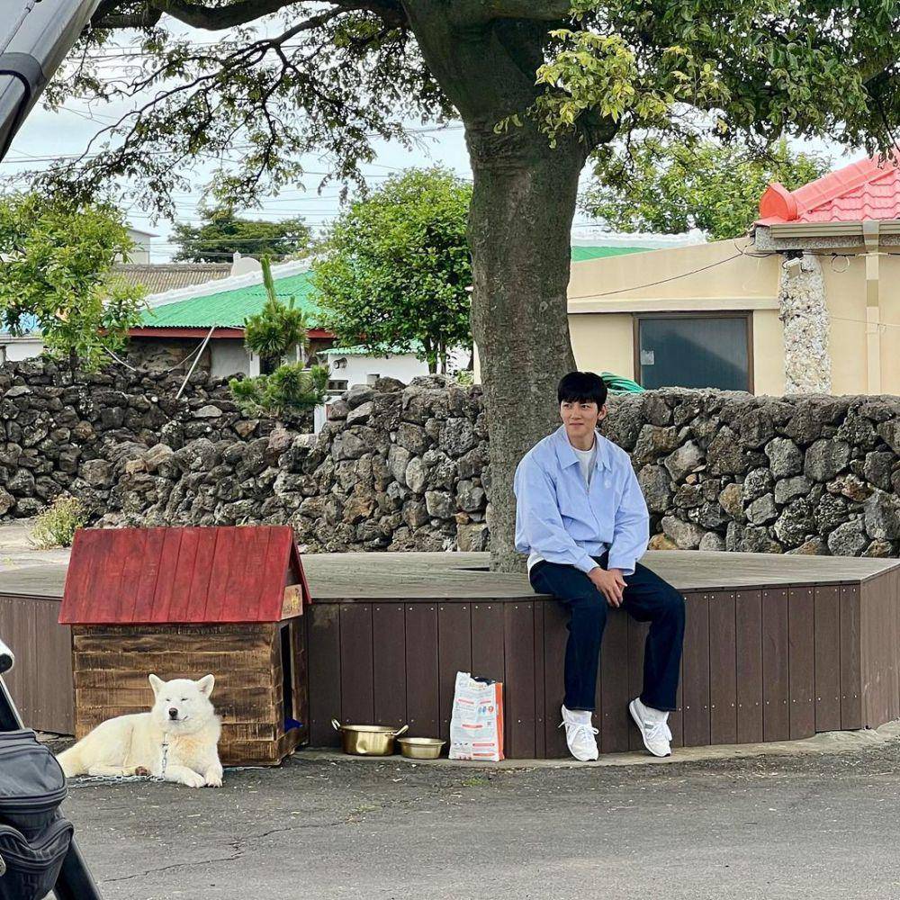 outfit santai ala Ji Chang Wook (instagram.com/@jichangwook)