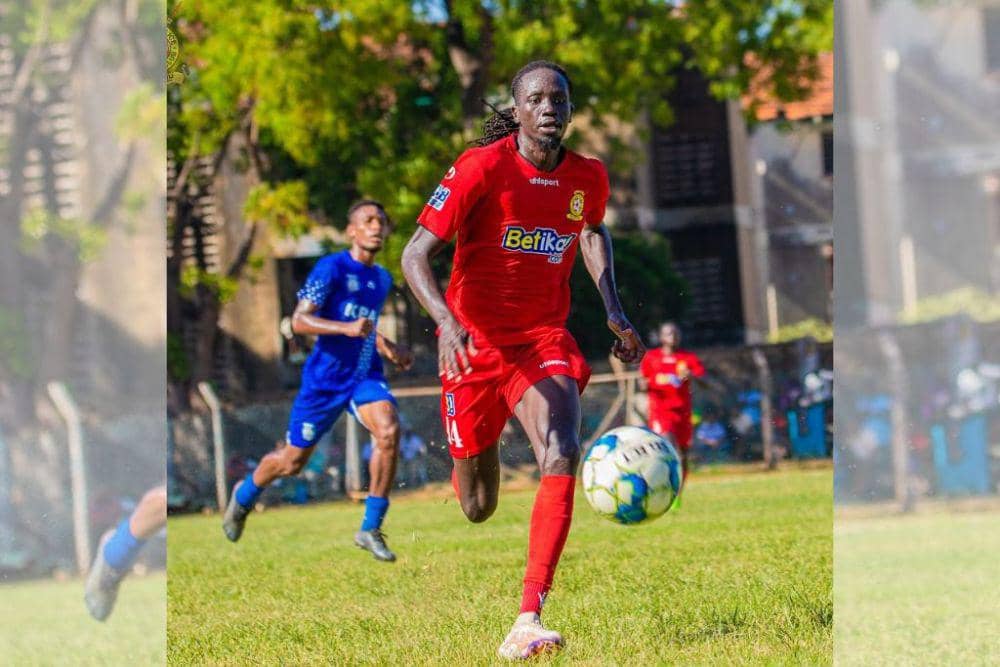 Aksi Tito Okello bersama klub Kenyan Police FC dalam ajang Kenyan Premier League 2023/2024. (Instagram.com/okellotito9)