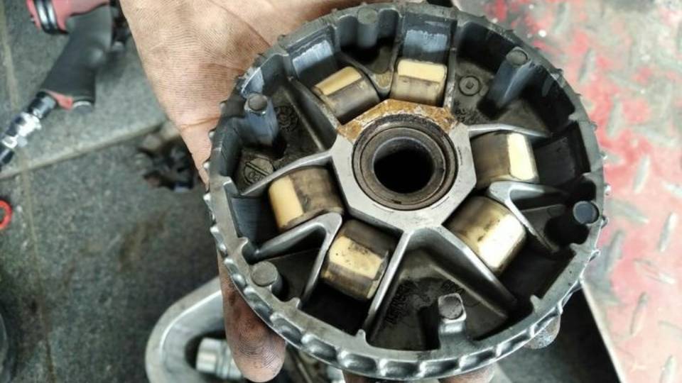 Ilustrasi roller motor matic (facebook.com/bengkelfitmotor)