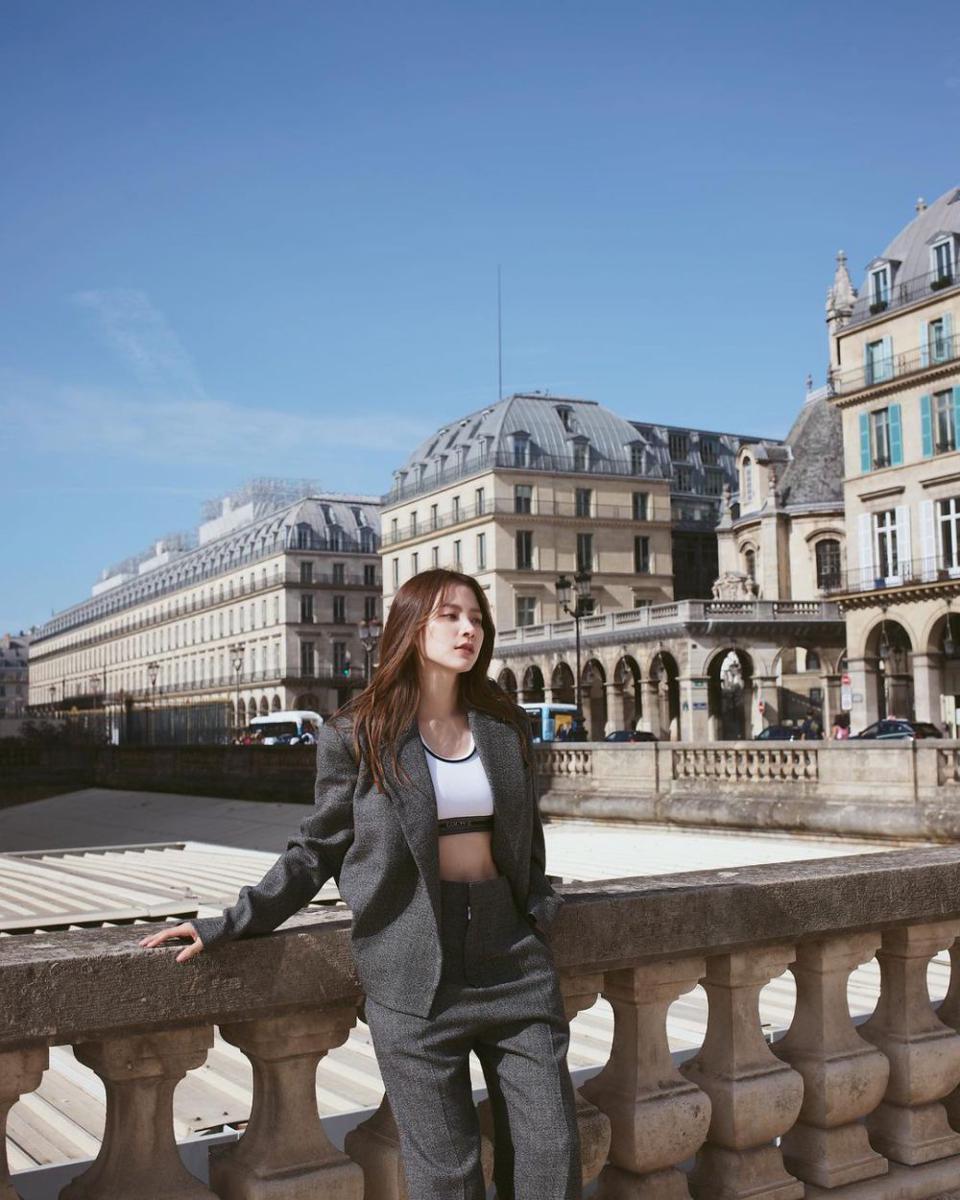 mix and match crop top ala Baifern Pimchanok (instagram.com/baifernbah)