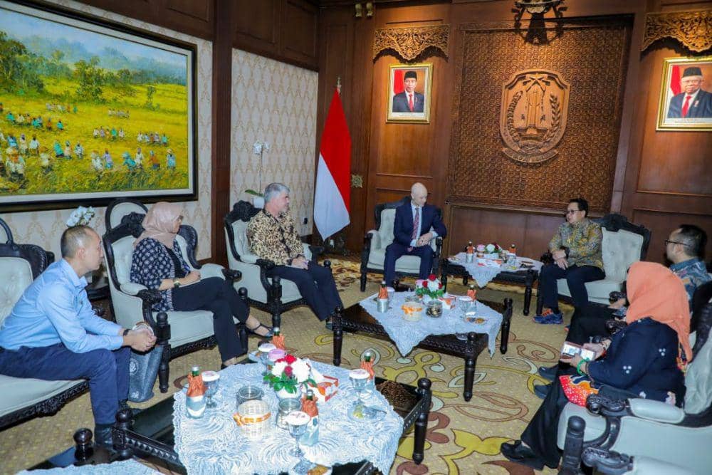 Pemprov Jatim Jajaki 5 Sektor dengan Amerika Serikat