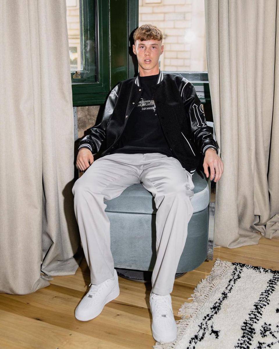 inspirasi OOTD kasual ala Cole Palmer (instagram.com/colepalmer10)