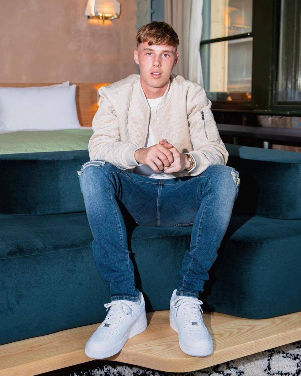 inspirasi OOTD kasual ala Cole Palmer (instagram.com/colepalmer10)
