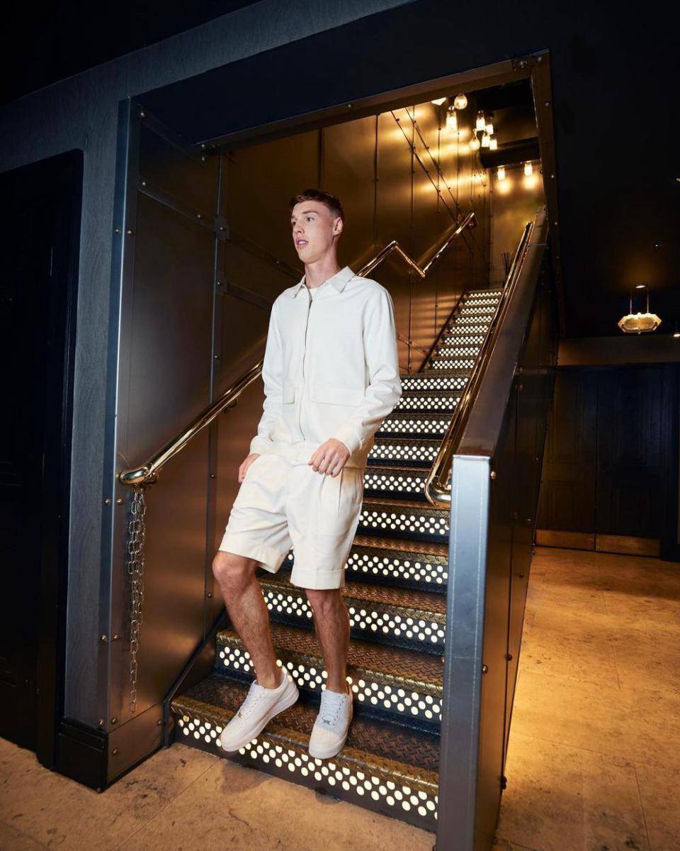 inspirasi OOTD kasual ala Cole Palmer (instagram.com/colepalmer10)