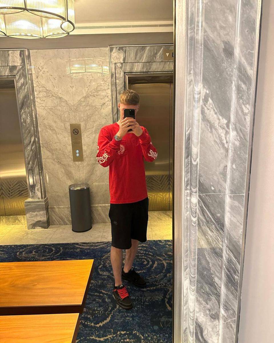 inspirasi OOTD kasual ala Cole Palmer (instagram.com/colepalmer10)
