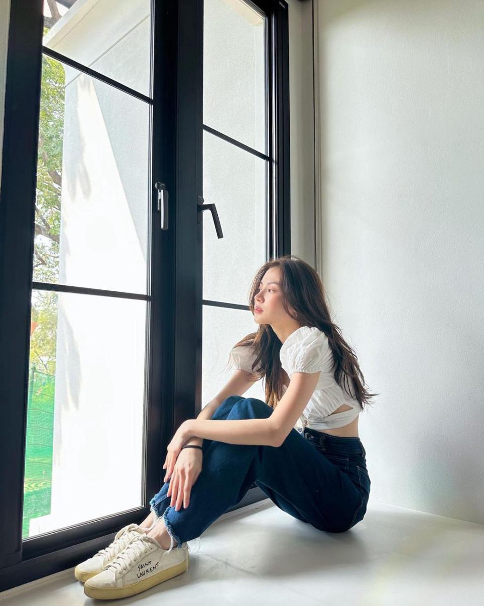 mix and match crop top ala Baifern Pimchanok (instagram.com/baifernbah)