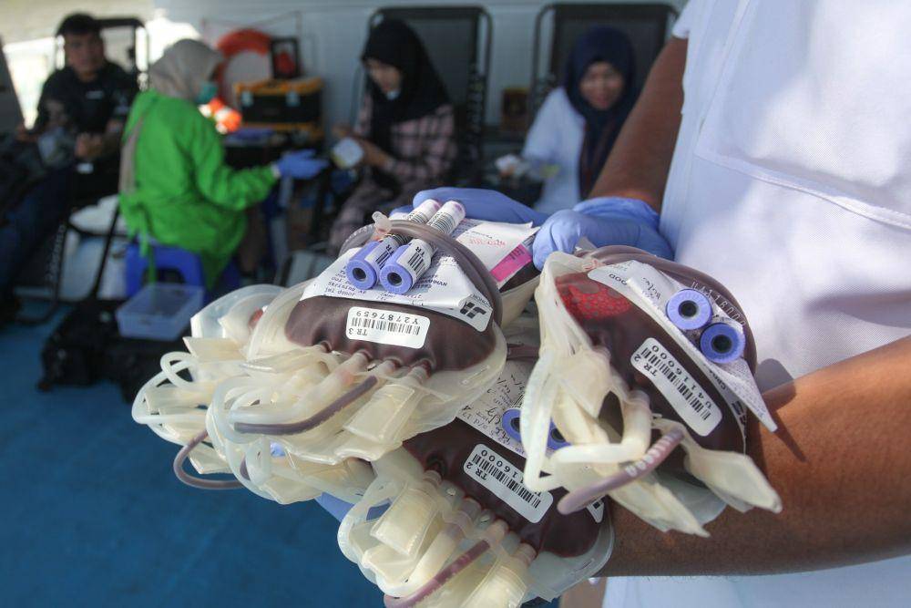 Ilustrasi donor darah ( ANTARA FOTO/Didik Suhartono)