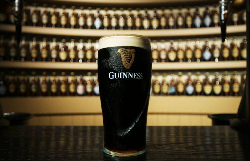 guinness beer (unsplash.com/Christopher Zapf)
