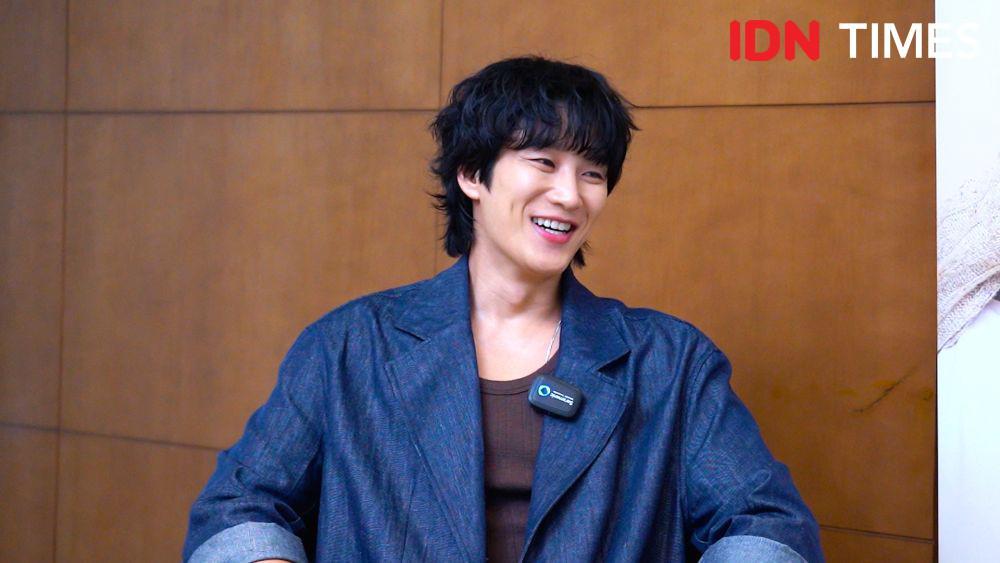 Ahn Bo Hyun Nyoba Es Campur, Pengin ke Cikole, dan Baca Komen Fans