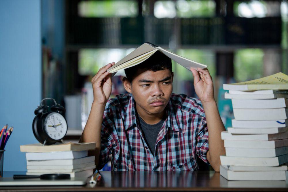 20 Pantun Hari Senin yang Menghibur, Bikin Semangat!