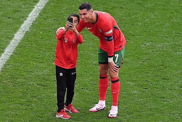 Ronaldo Buka Suara soal Klub Terakhirnya saat Pensiun