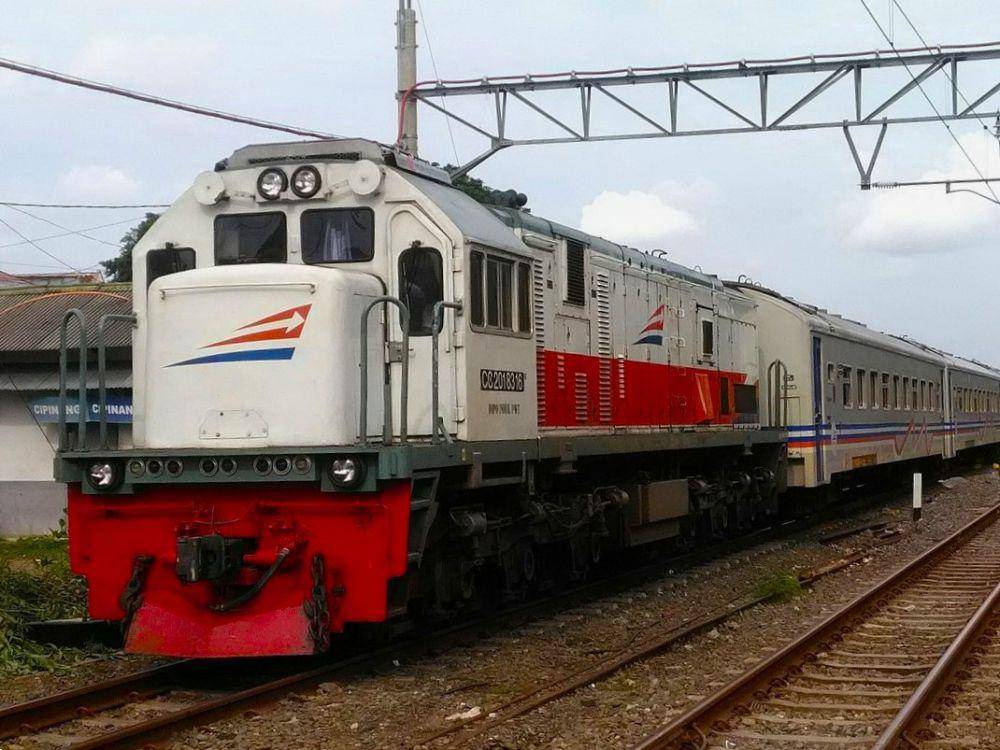 Kereta Api Jaka Tingkir (commons.wikimedia.org/Syaifan_Bahtiar_Nirwansyah)