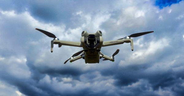 4 Drone yang Dilengkapi Fitur Pencegah Tabrakan, Canggih!