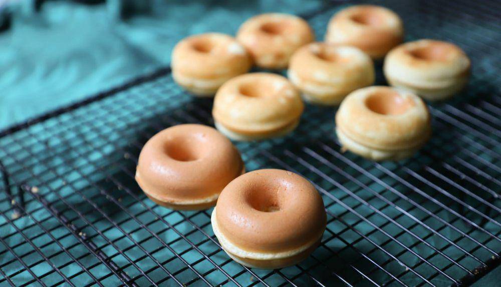 Donat (pexels.com/Cats Coming)
