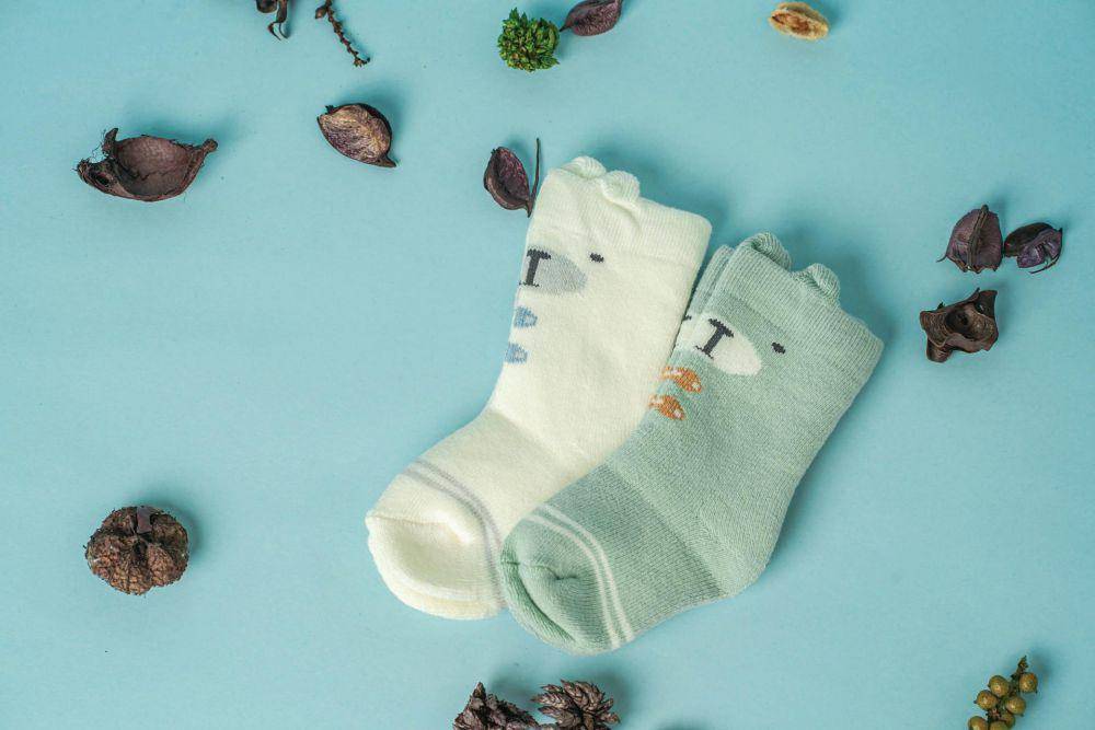 ilustrasi kaos kaki bayi (shopee.co.id/Dhally Romy)