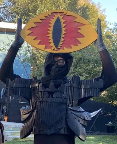 potret lucu cosplay Sauron (reddit.com/Luckydog12)