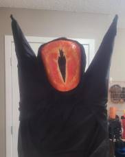 potret lucu cosplay Sauron (reddit.com/awnchairrevolution)