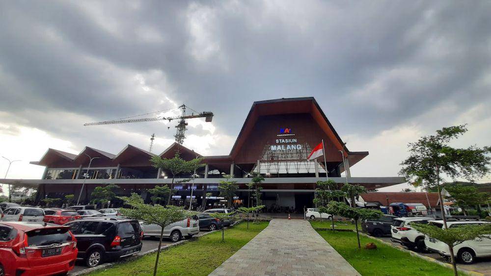 Suasana Stasiun Malang (Google Review/rahmatharman)