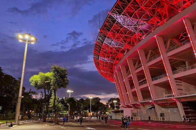GBK di malam hari (Google Review/Tommy Tjahjono)