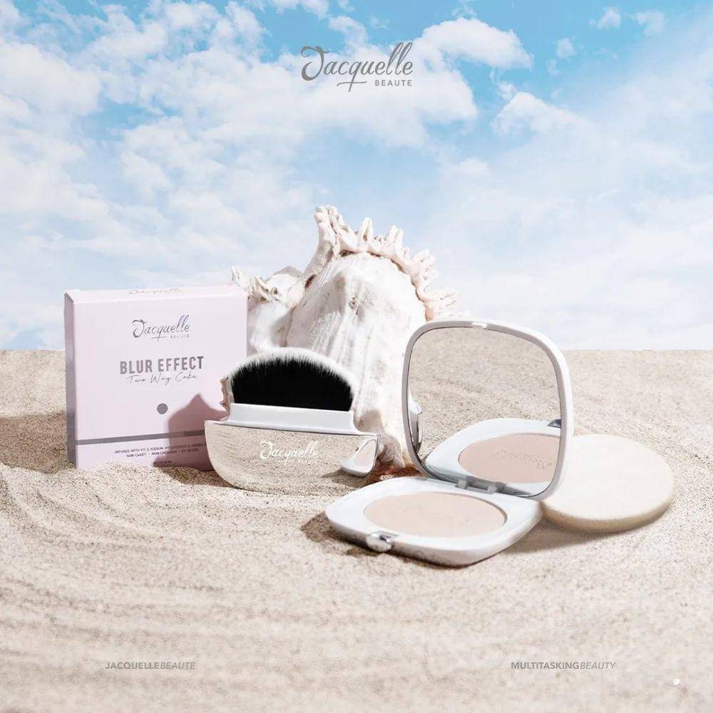 Jacquelle Blur Effect Two Way Cake (instagram.com/jacquelle_official)
