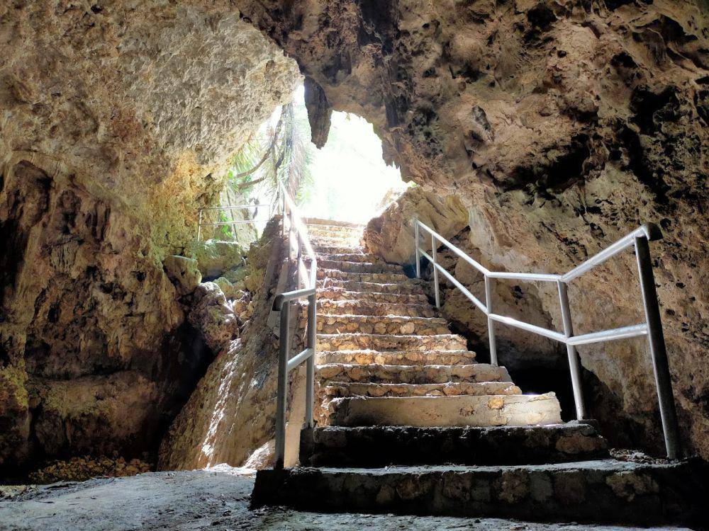 Fasilitas tangga di Goa Kedungkrombang, Blitar (google.com/maps/Wisata Goa Kedungkrombang)