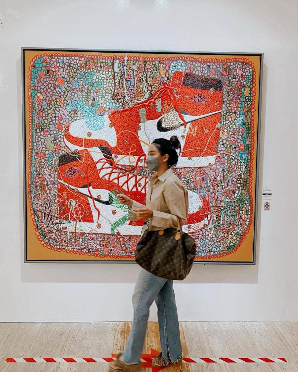 inspirasi outfit earth tone ala Jasmine Nadiko (instagram.com/jasminenadiko)